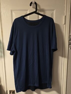 lululemon athletica Men's Short Sleeve REVERSIBLE Tee - Deep Navy/Black XL